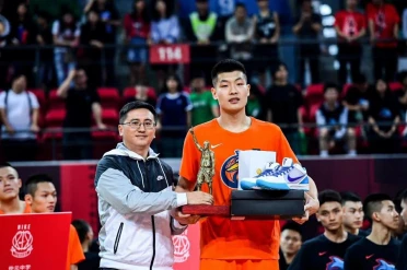 如何制定篮球训练计划以促进球员发展_1