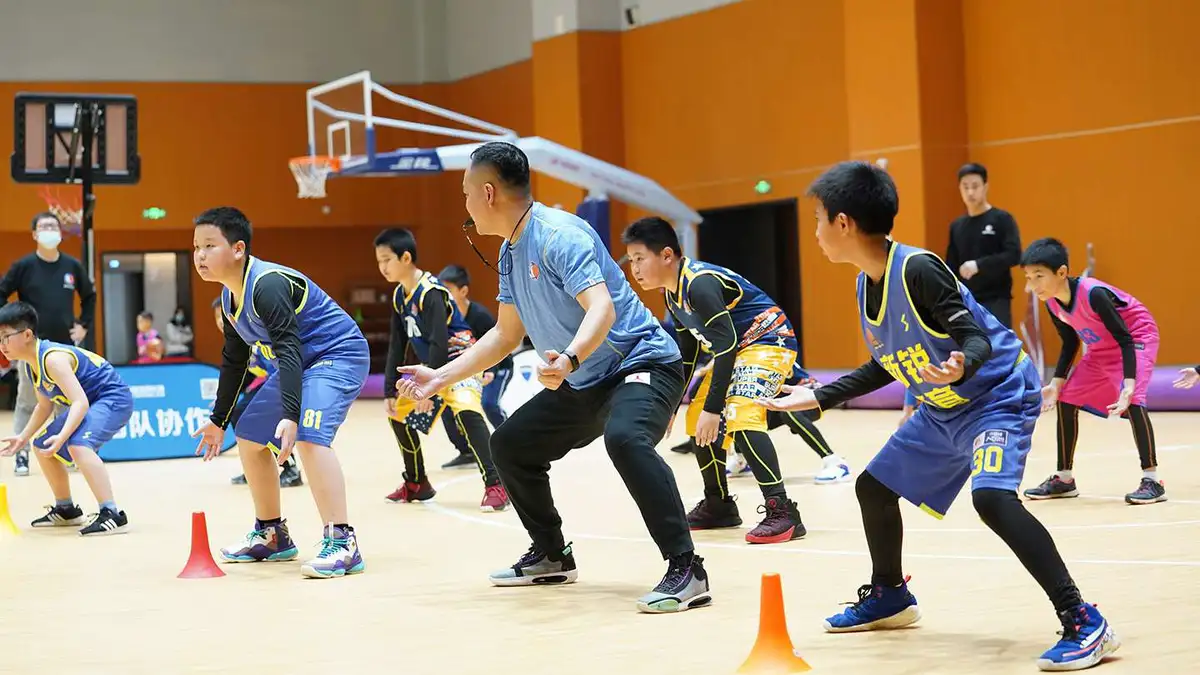 乌鲁木齐篮球训练营招生_0